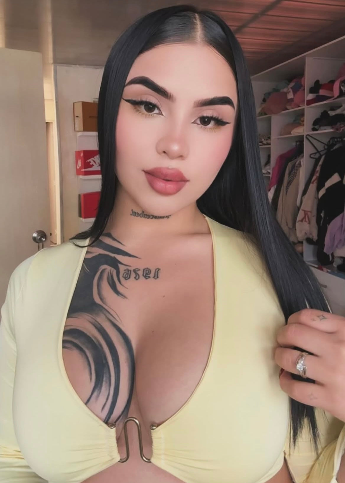 NUEVO-Top Baddie